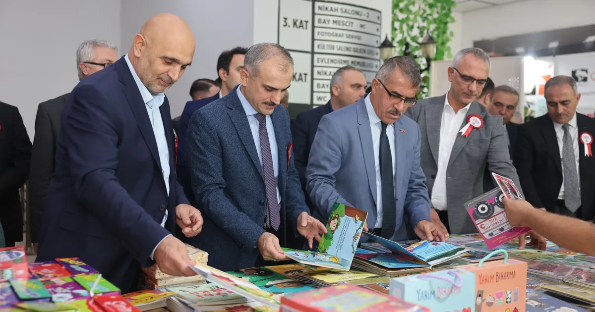 cayirova kitap gunlerine 6 kez kapi acti rEJviklr.webp