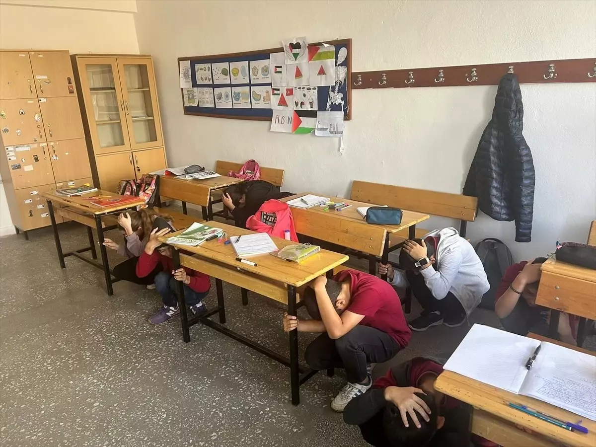 gudulde tahliye tatbikati W3767RjB.jpg