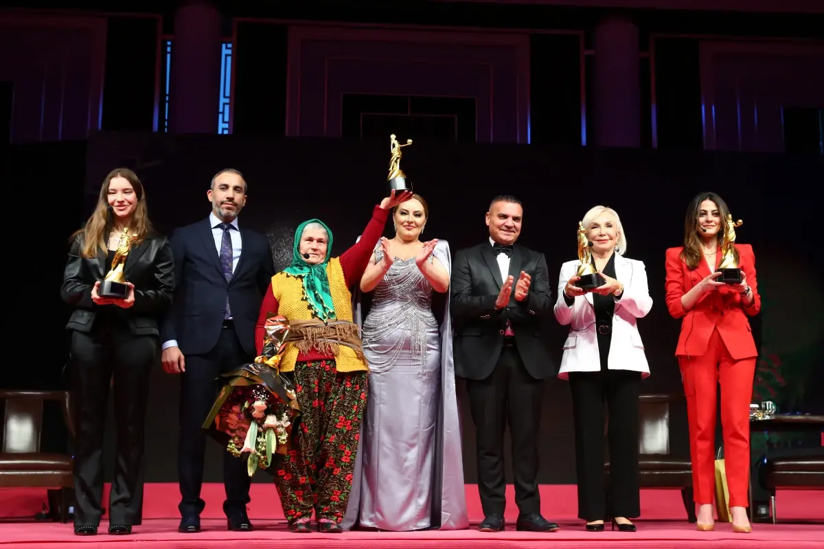 turkiyenin en basarili kadinlari bu zirvede bulusuyor nF6aREnp.jpg