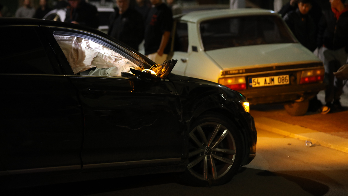 sakaryada uyusturucu tasidigindan suphelenilen arac kovalamaca sonucu yakalandi pglrh5mR.jpg