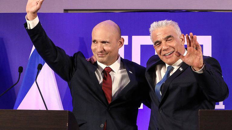 Netanyahu’ya Karşı Tarihi Birleşme: Bennett ve Lapid Seçime Tek Listeyle Gidiyor
