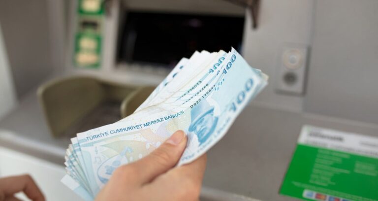 kurban-bayrami-emekli-ikramiyesi-en-gec-o-tarihe-kadar-yatirilacak-mge8hCMV