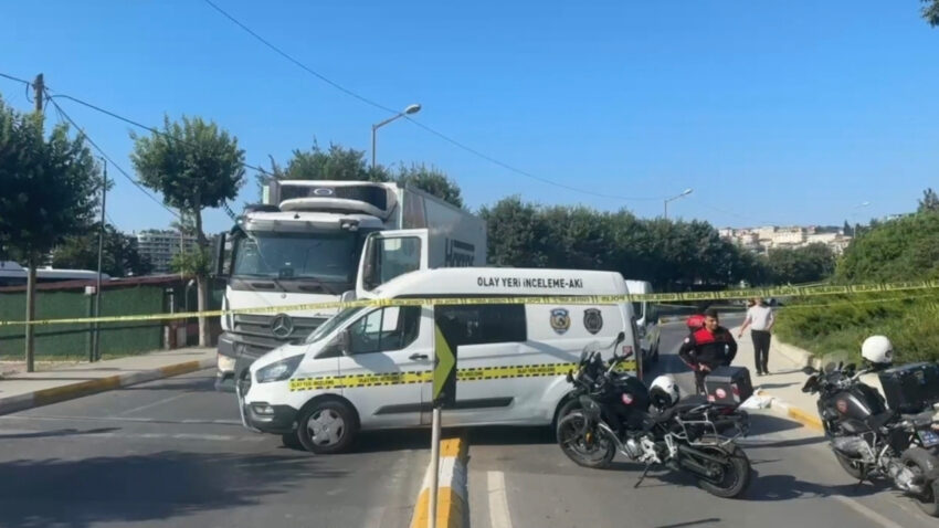 Kucukcekmecede kamyonun carptigi kadin yasamini yitirdi xUMzJWBP
